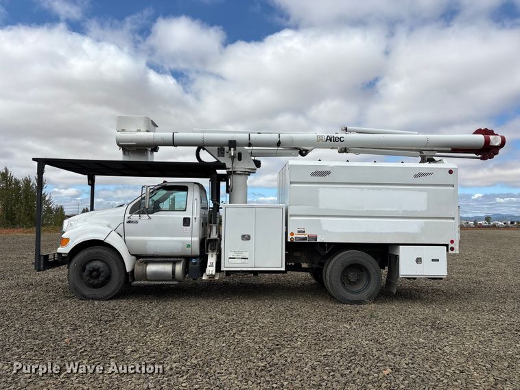 image for item YA4444 2015 Ford F750 forestry bucket truck