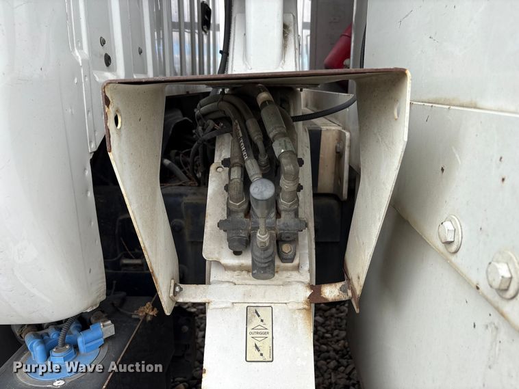 image for item YA4444 2015 Ford F750 forestry bucket truck