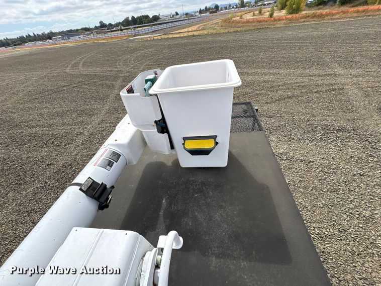 image for item YA4444 2015 Ford F750 forestry bucket truck