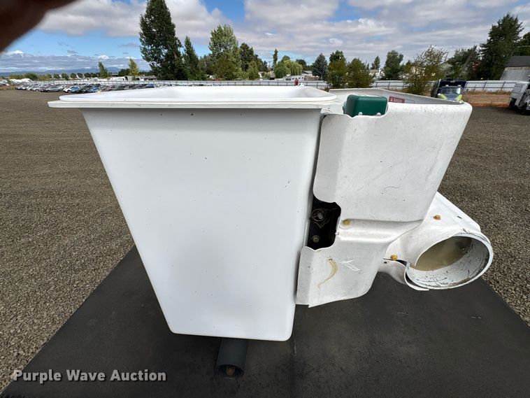 image for item YA4444 2015 Ford F750 forestry bucket truck