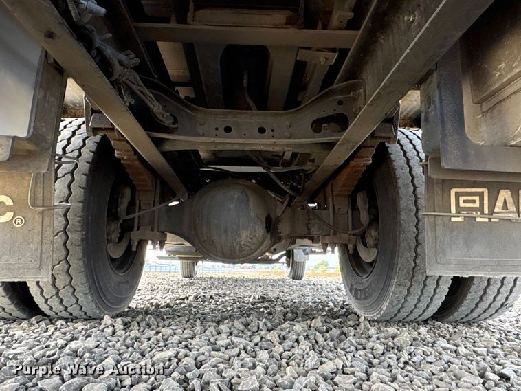 image for item YA4444 2015 Ford F750 forestry bucket truck