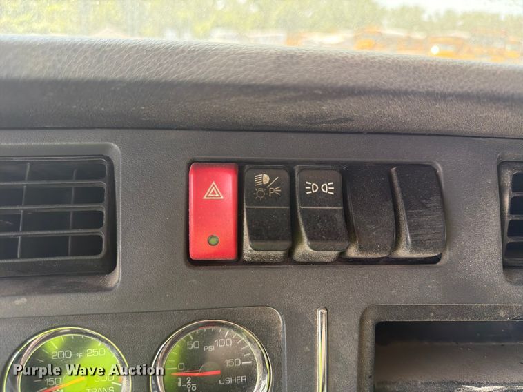 image for item YA4512 2023 Kenworth T880 dump truck 