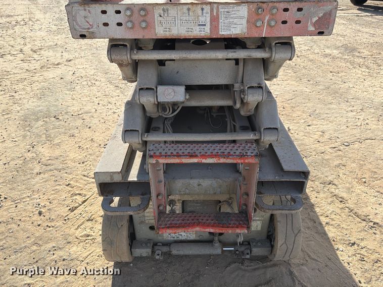 image for item YA4564 2011 Skyjack SJIII 3219 scissor lift
