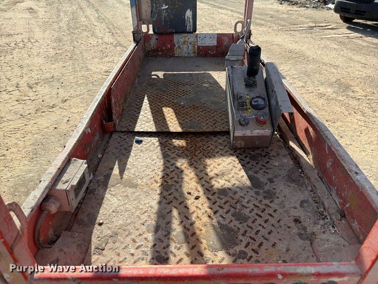 image for item YA4564 2011 Skyjack SJIII 3219 scissor lift