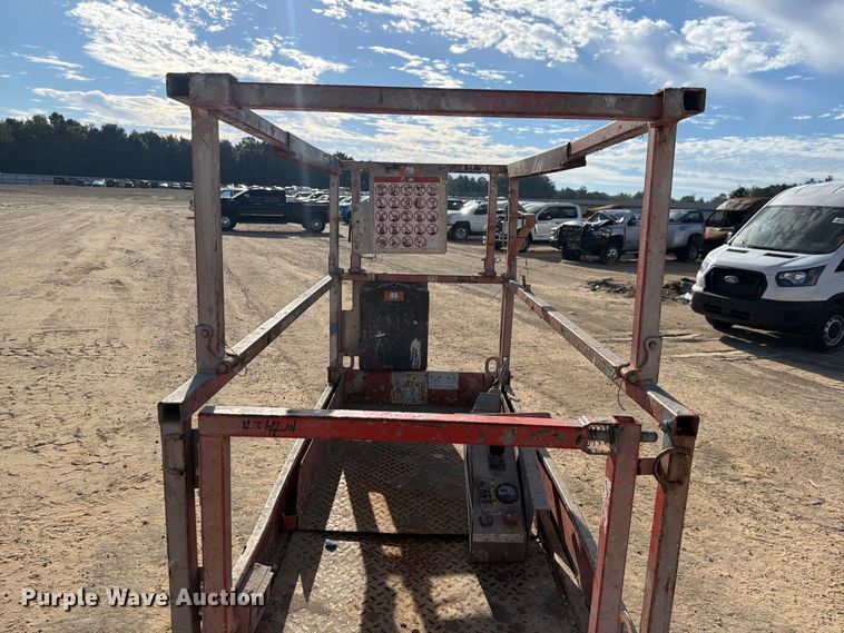 image for item YA4564 2011 Skyjack SJIII 3219 scissor lift
