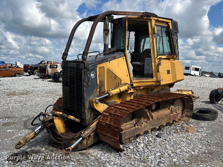 image for item YA4589 2001 John Deere 700H dozer