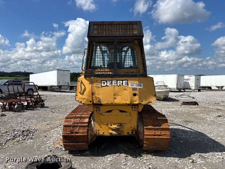 image for item YA4589 2001 John Deere 700H dozer
