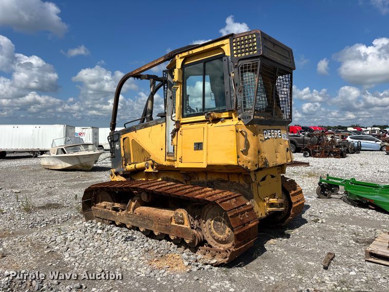 image for item YA4589 2001 John Deere 700H dozer