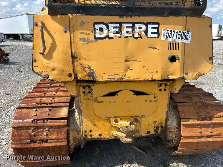 image for item YA4589 2001 John Deere 700H dozer