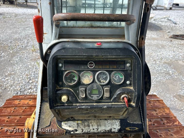 image for item YA4589 2001 John Deere 700H dozer