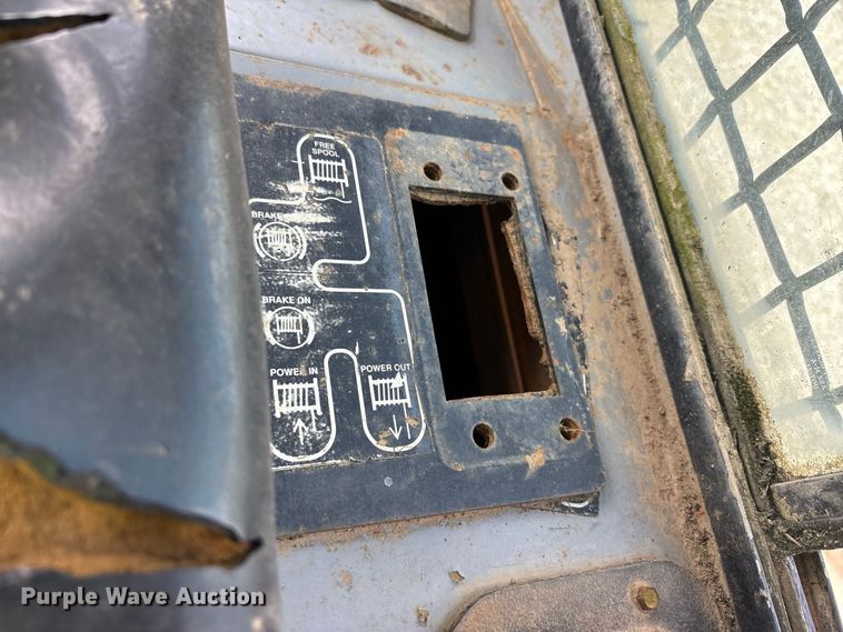 image for item YA4589 2001 John Deere 700H dozer