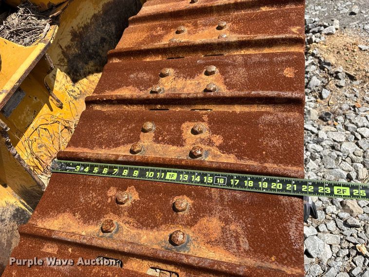 image for item YA4589 2001 John Deere 700H dozer