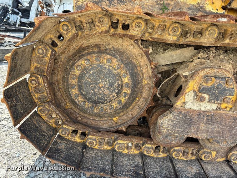 image for item YA4589 2001 John Deere 700H dozer