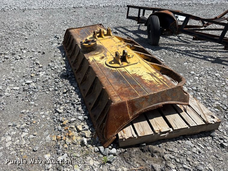image for item YA4589 2001 John Deere 700H dozer