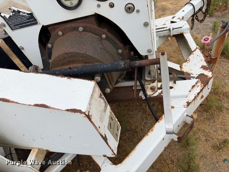 image for item YA4595 2010 Altec DC-912A wood chipper