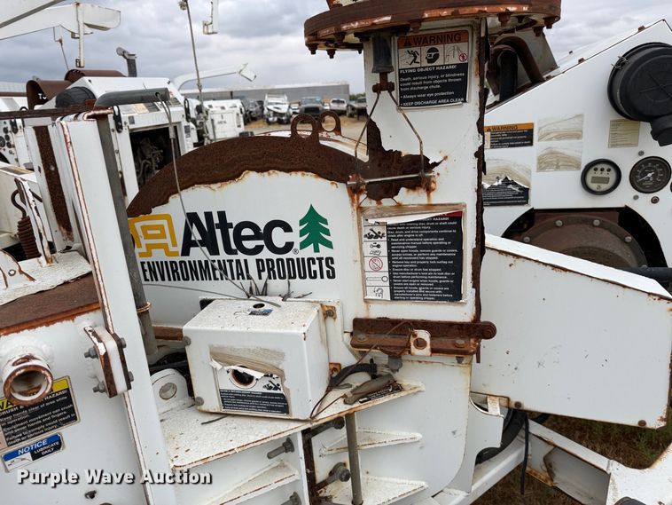 image for item YA4595 2010 Altec DC-912A wood chipper