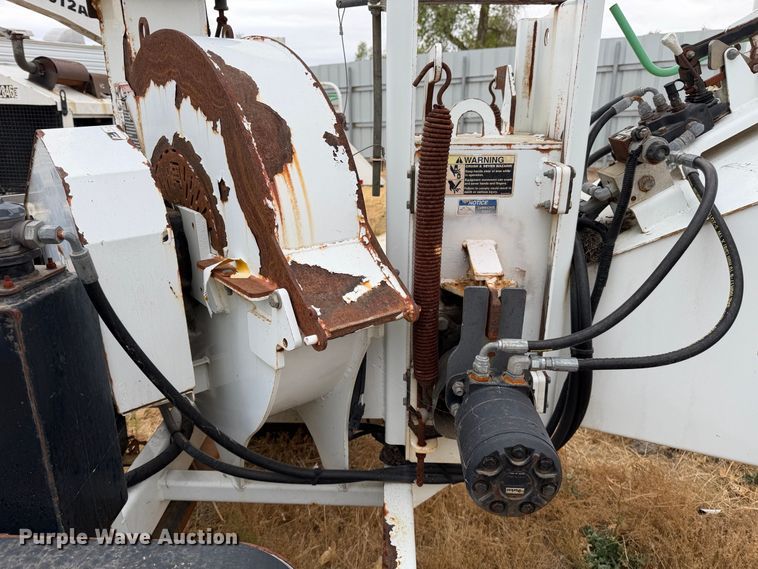 image for item YA4595 2010 Altec DC-912A wood chipper