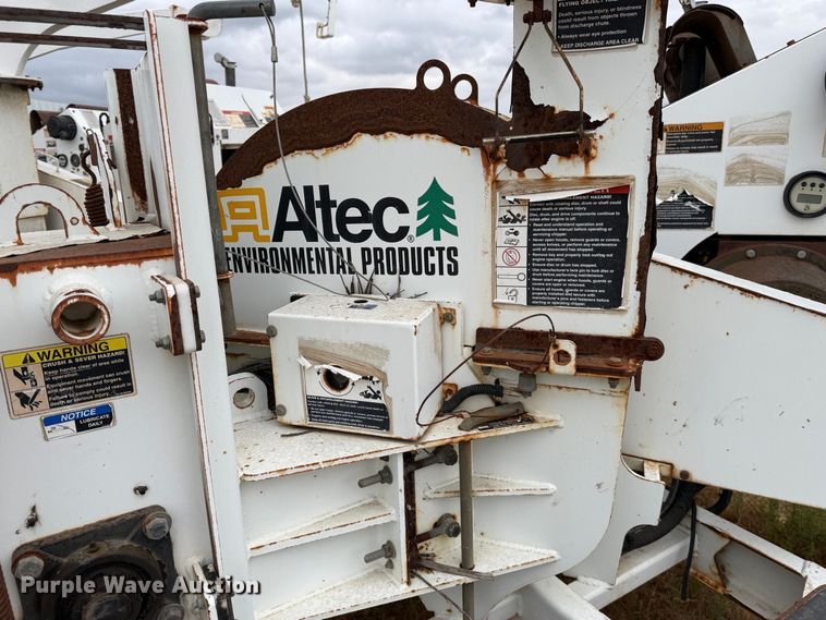 image for item YA4595 2010 Altec DC-912A wood chipper