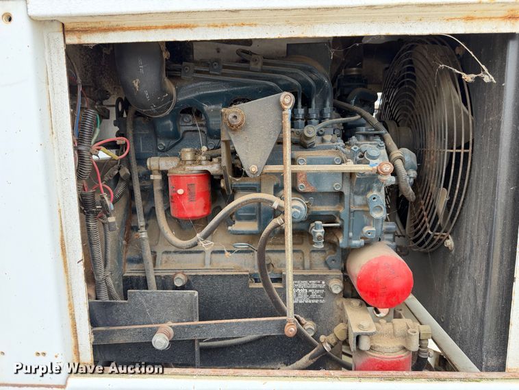image for item YA4595 2010 Altec DC-912A wood chipper