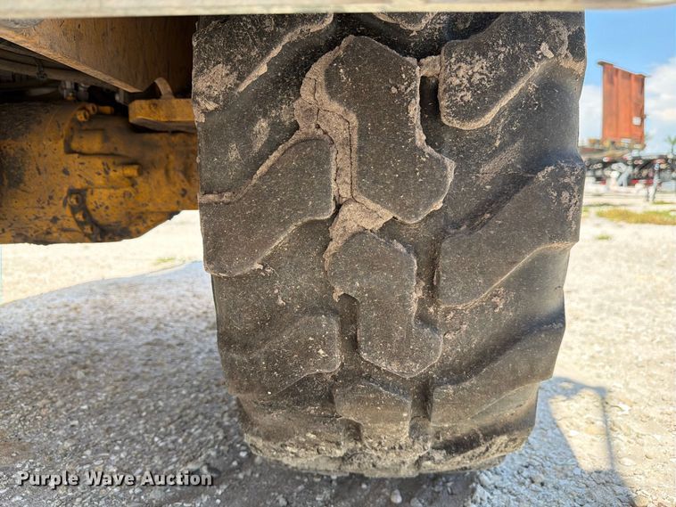 image for item YA4603 2025 John Deere 204G compact wheel loader