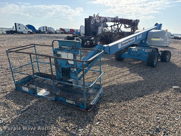 2012 Genie S-45 boom lift