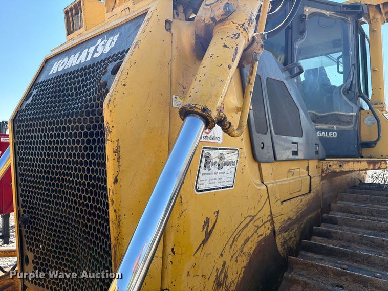 image for item YA4706 2006 Komatsu D65EX-15 dozer