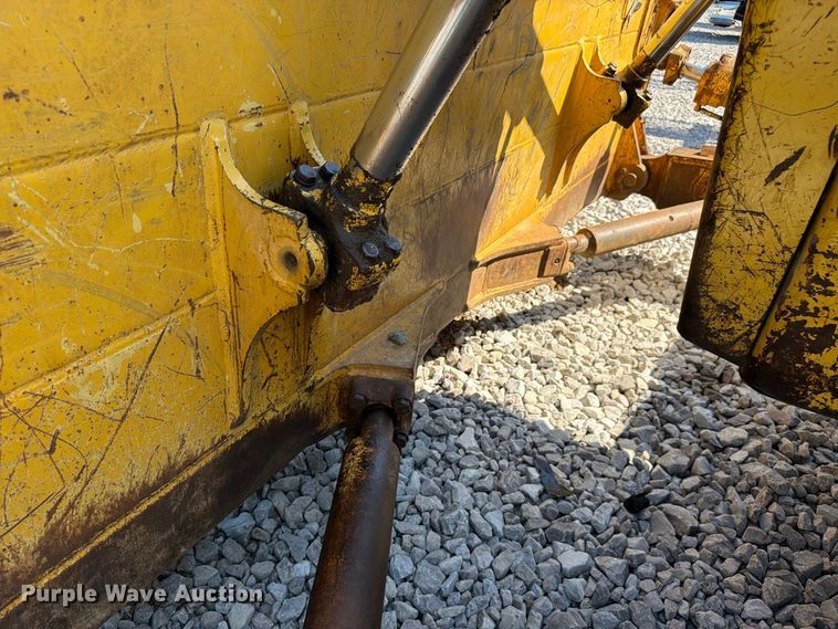 image for item YA4706 2006 Komatsu D65EX-15 dozer