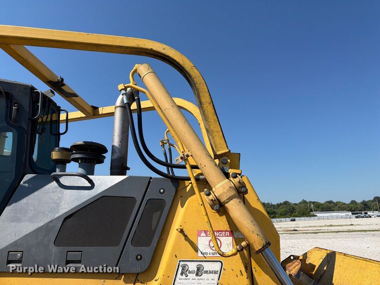 image for item YA4706 2006 Komatsu D65EX-15 dozer