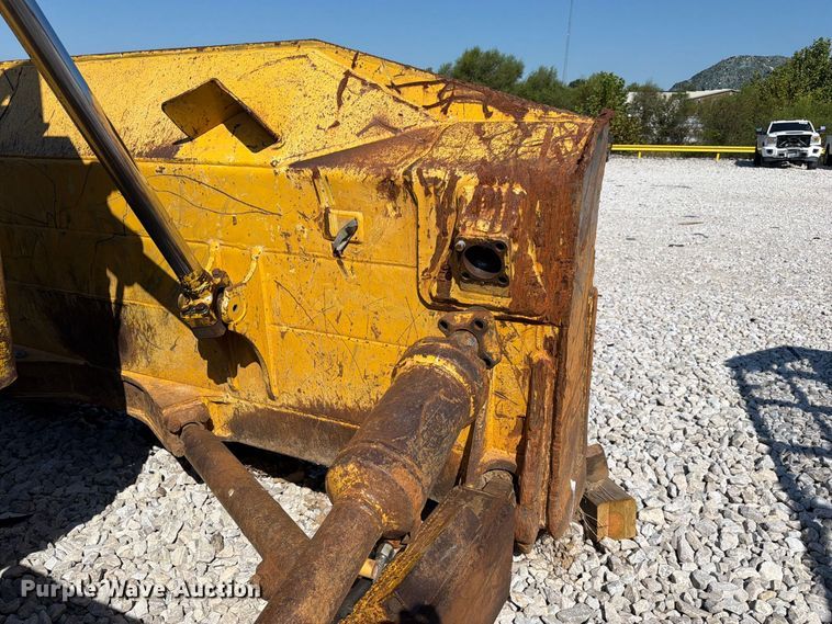 image for item YA4706 2006 Komatsu D65EX-15 dozer