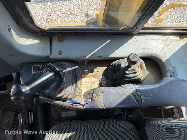 image for item YA4706 2006 Komatsu D65EX-15 dozer