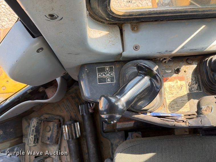 image for item YA4706 2006 Komatsu D65EX-15 dozer