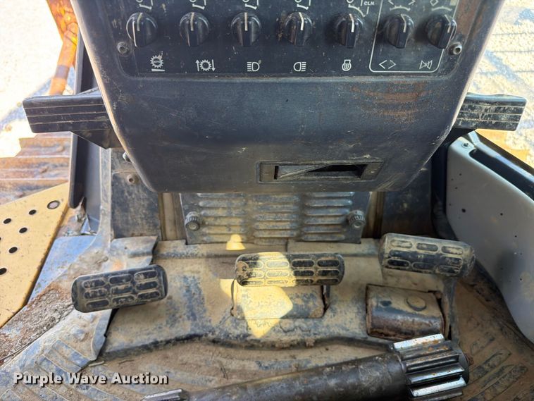 image for item YA4706 2006 Komatsu D65EX-15 dozer