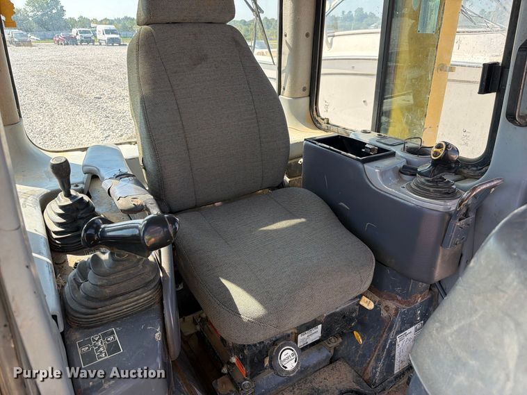 image for item YA4706 2006 Komatsu D65EX-15 dozer