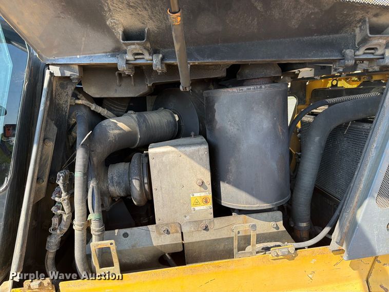 image for item YA4706 2006 Komatsu D65EX-15 dozer