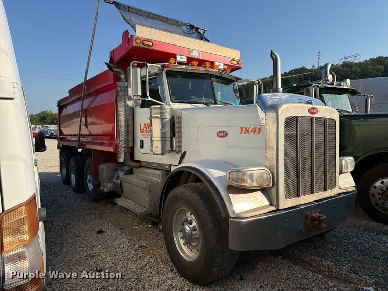 image for item YA4711 2014 Peterbilt 388 dump truck