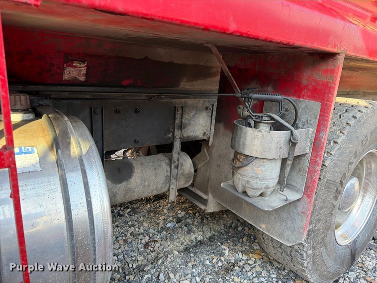 image for item YA4711 2014 Peterbilt 388 dump truck