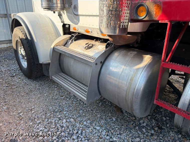 image for item YA4711 2014 Peterbilt 388 dump truck