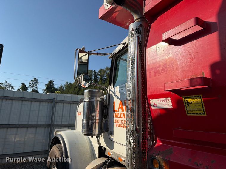 image for item YA4711 2014 Peterbilt 388 dump truck