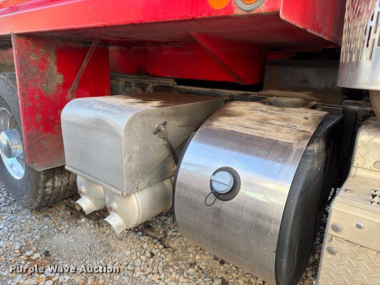 image for item YA4711 2014 Peterbilt 388 dump truck
