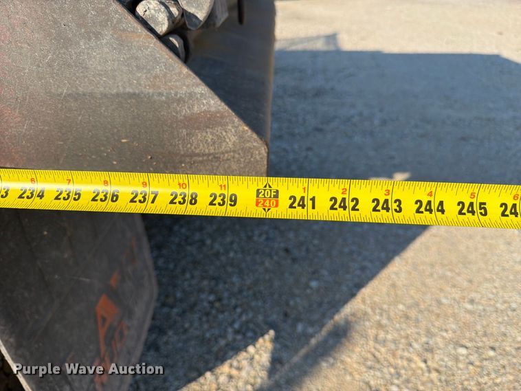 image for item YA4711 2014 Peterbilt 388 dump truck