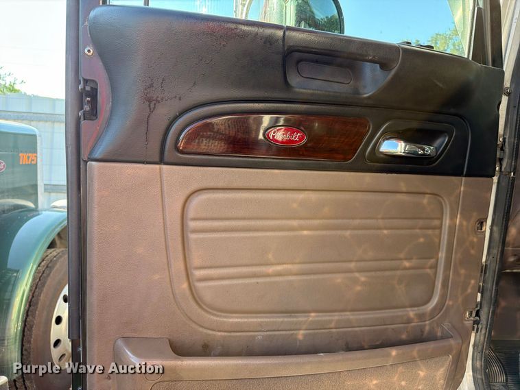 image for item YA4711 2014 Peterbilt 388 dump truck