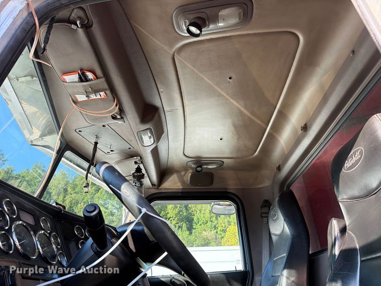 image for item YA4711 2014 Peterbilt 388 dump truck