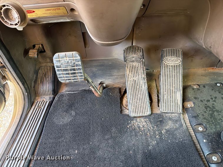 image for item YA4711 2014 Peterbilt 388 dump truck