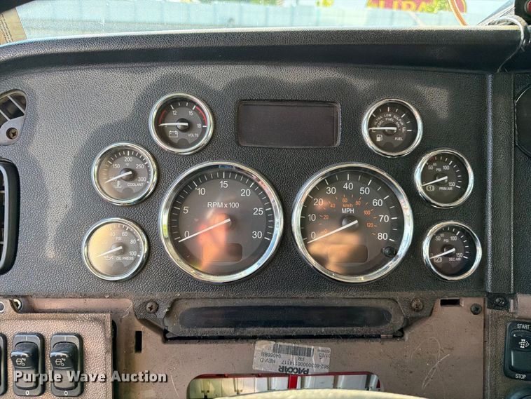 image for item YA4711 2014 Peterbilt 388 dump truck