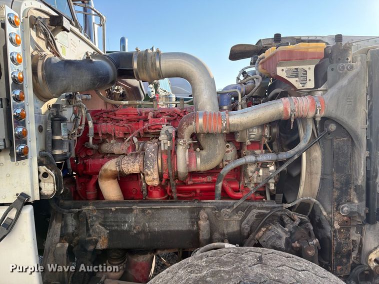 image for item YA4711 2014 Peterbilt 388 dump truck