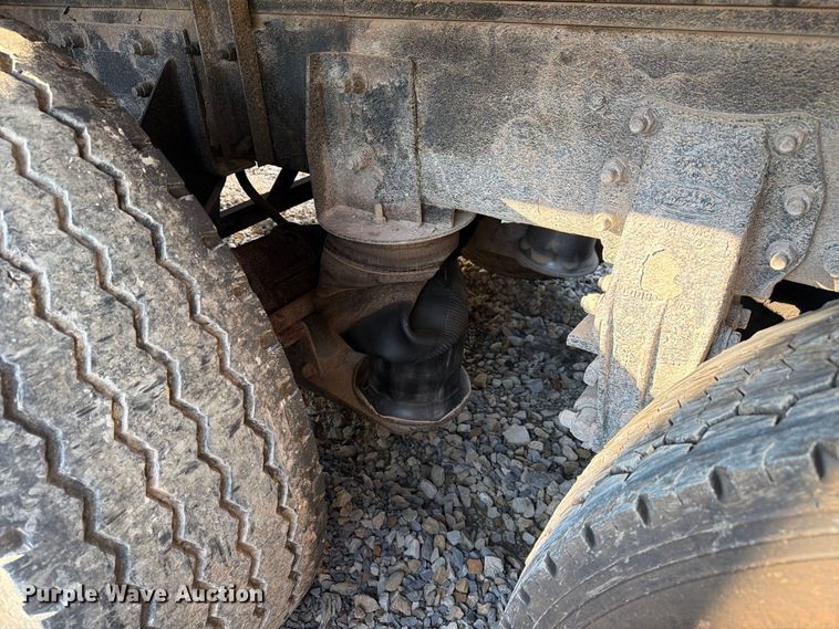 image for item YA4711 2014 Peterbilt 388 dump truck