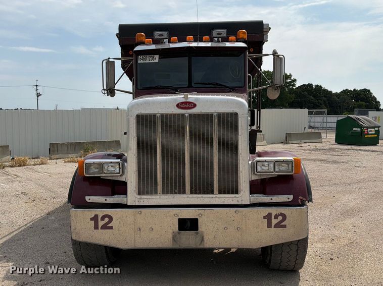 image for item YA4717 2000 Peterbilt 378 rock slinger truck