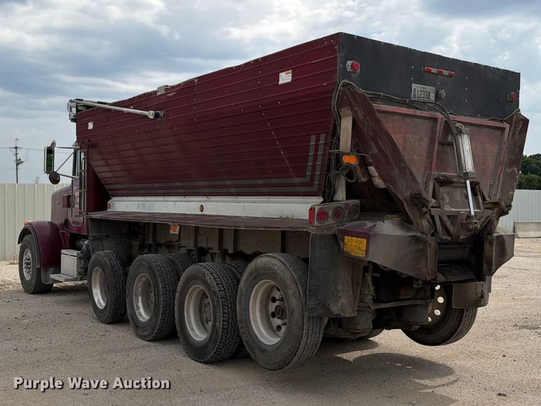 image for item YA4717 2000 Peterbilt 378 rock slinger truck