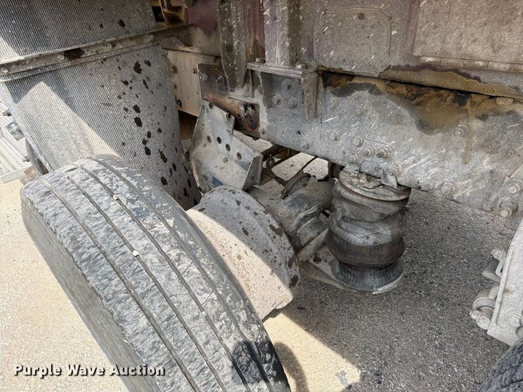 image for item YA4717 2000 Peterbilt 378 rock slinger truck