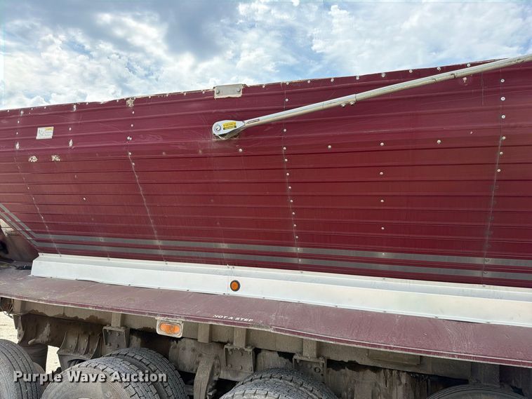 image for item YA4717 2000 Peterbilt 378 rock slinger truck